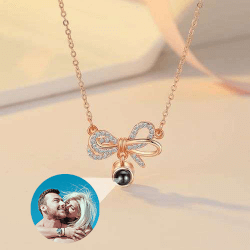 Bow necklace