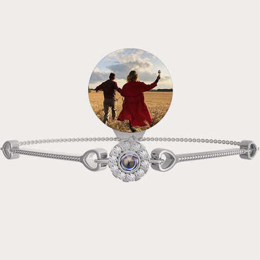 The Angel's Eye bracelet projects the confessional memory of love Bracelet