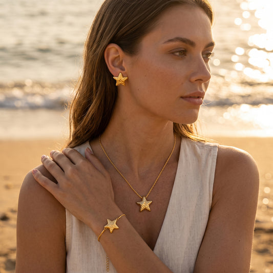 Golden Star Jewelry Set – Minimalist Necklace Bracelet & Stud Earrings for Coastal Chic Styling