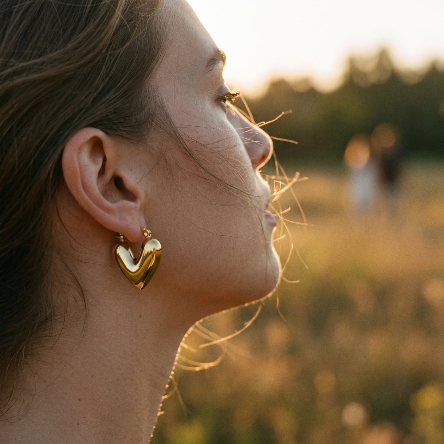 2.5cm Gold Puffy Heart Hoop Earrings - Tarnish Resistant Stainless Steel Hypoallergenic Statement Heart Earrings for Women