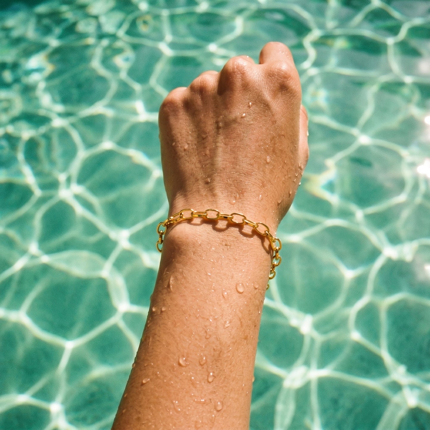 Tarnish-Free Gold Chain Bracelet - Waterproof Paperclip Link Bracelet for Active Wear