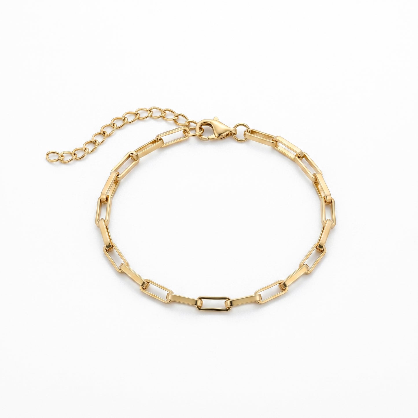 The Delicate Link Bracelet That Makes Everything Look More Expensive