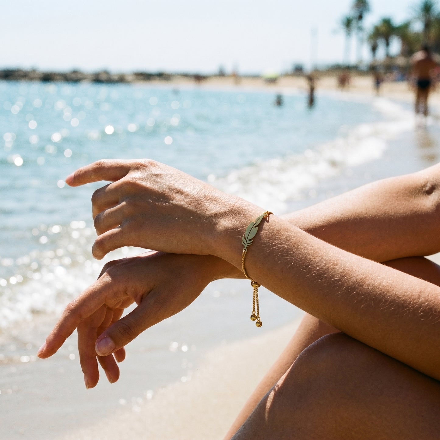 Lightweight Gold Feather Bracelet for Everyday Vacation Energy