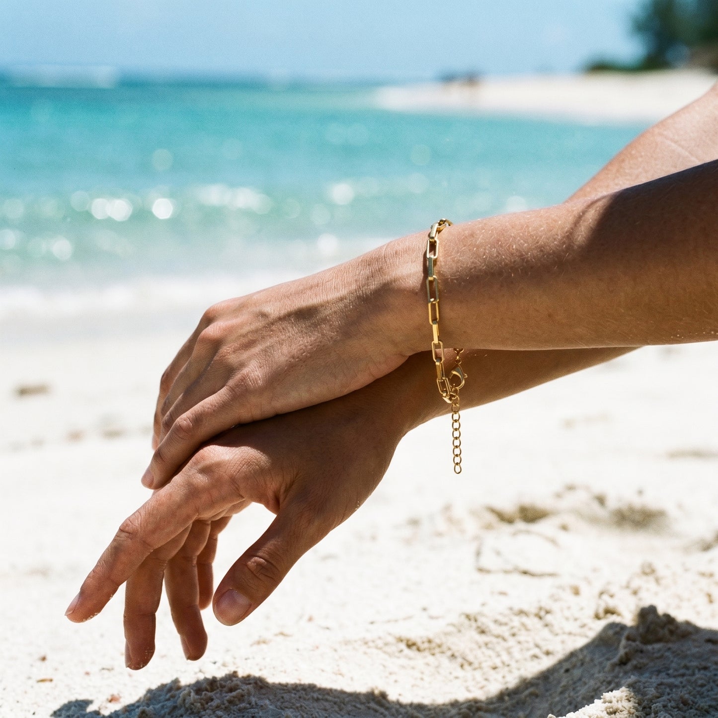 The Delicate Link Bracelet That Makes Everything Look More Expensive