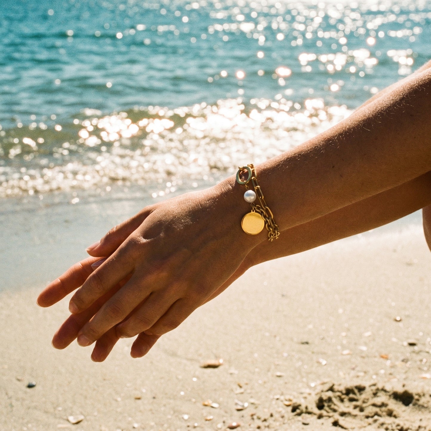 Layered Gold Chain Bracelet with Pearl Charm – Effortless Luxury for Everyday Styling