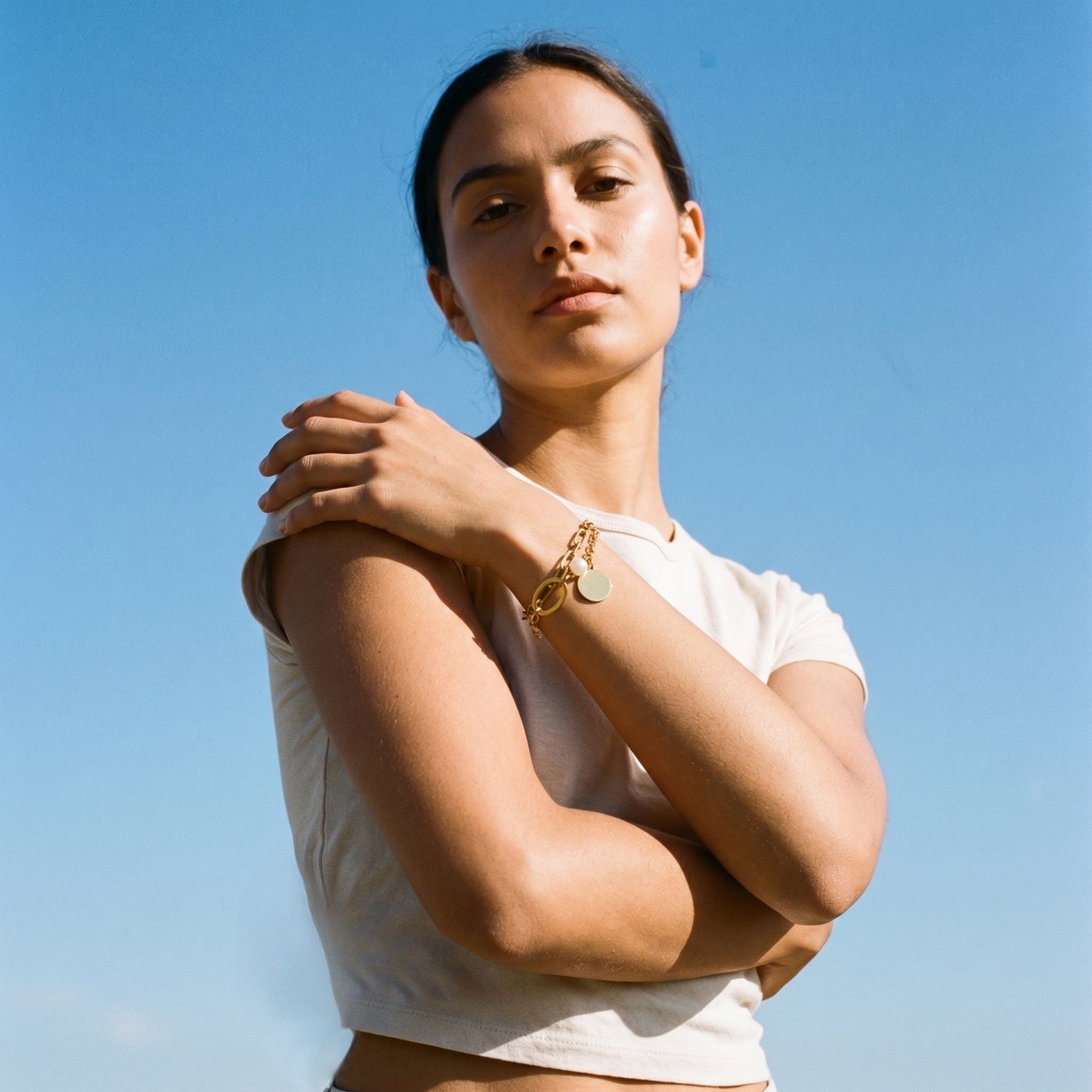 Layered Gold Chain Bracelet with Pearl Charm – Effortless Luxury for Everyday Styling