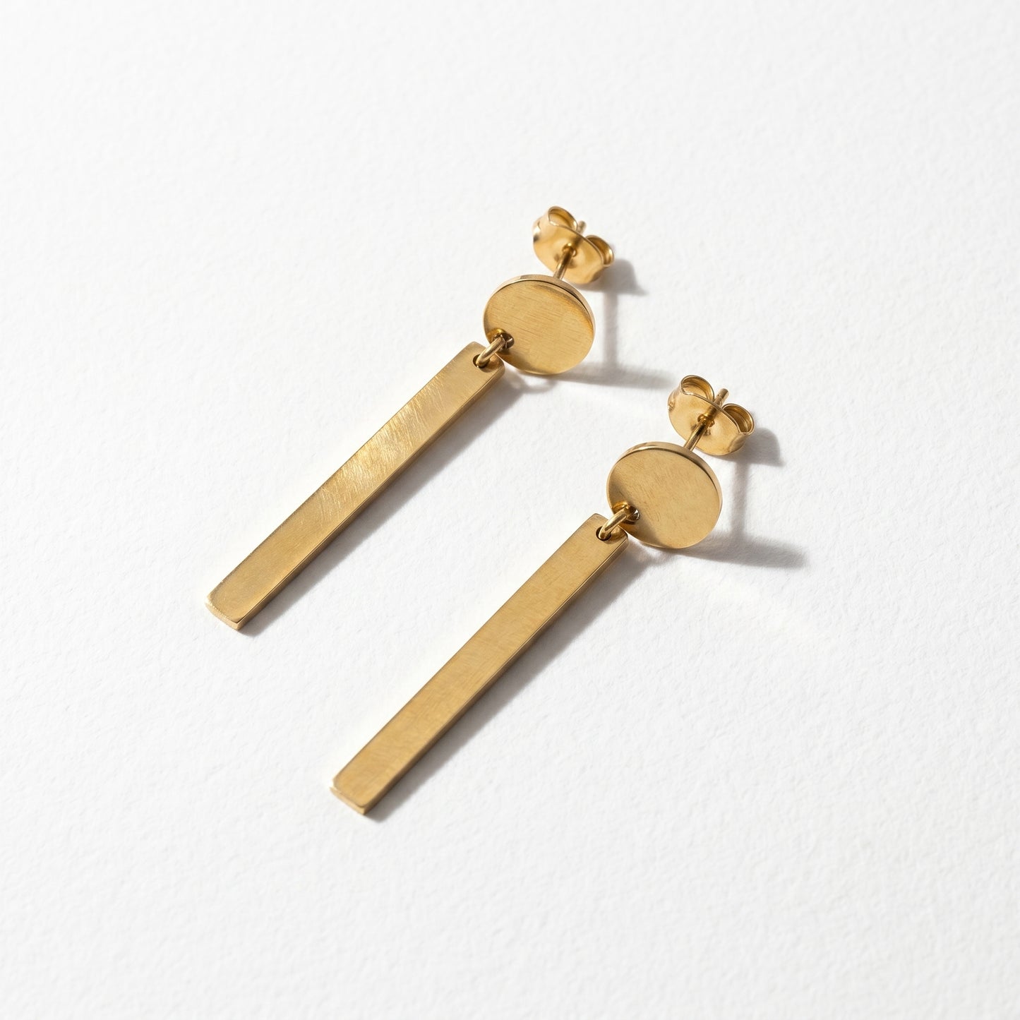 Quiet Luxury Bar Earrings – Minimal Gold Drop Studs with Scandinavian-Inspired Design