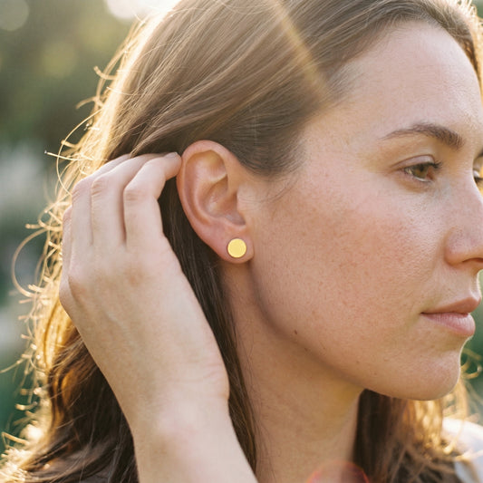 Brushed Gold Circle Stud Earrings – Clean Minimal Stainless Steel Earrings for Daily Wear