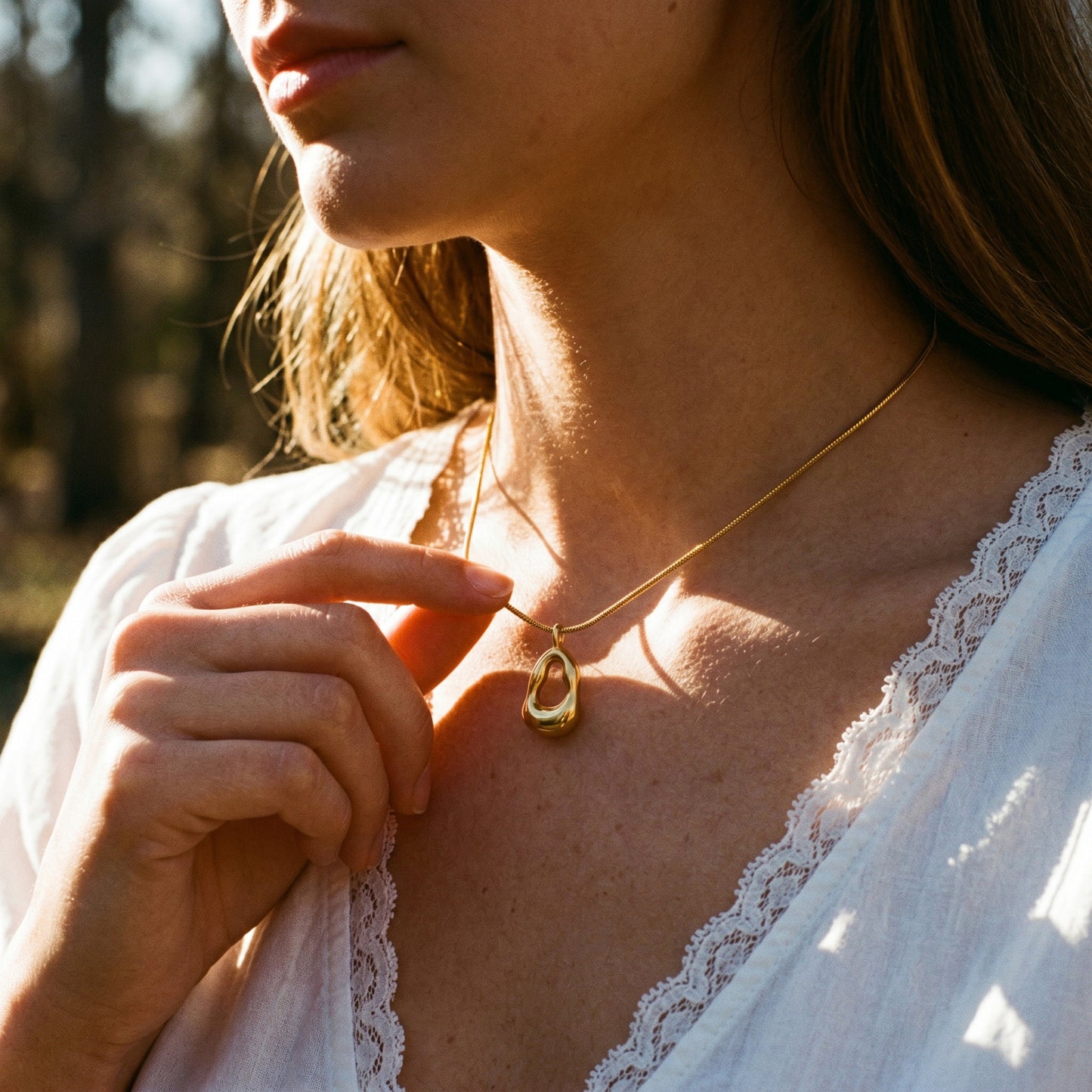 Liquid Gold Heart Necklace – Minimalist Sculptural Pendant for Effortless Everyday Luxury