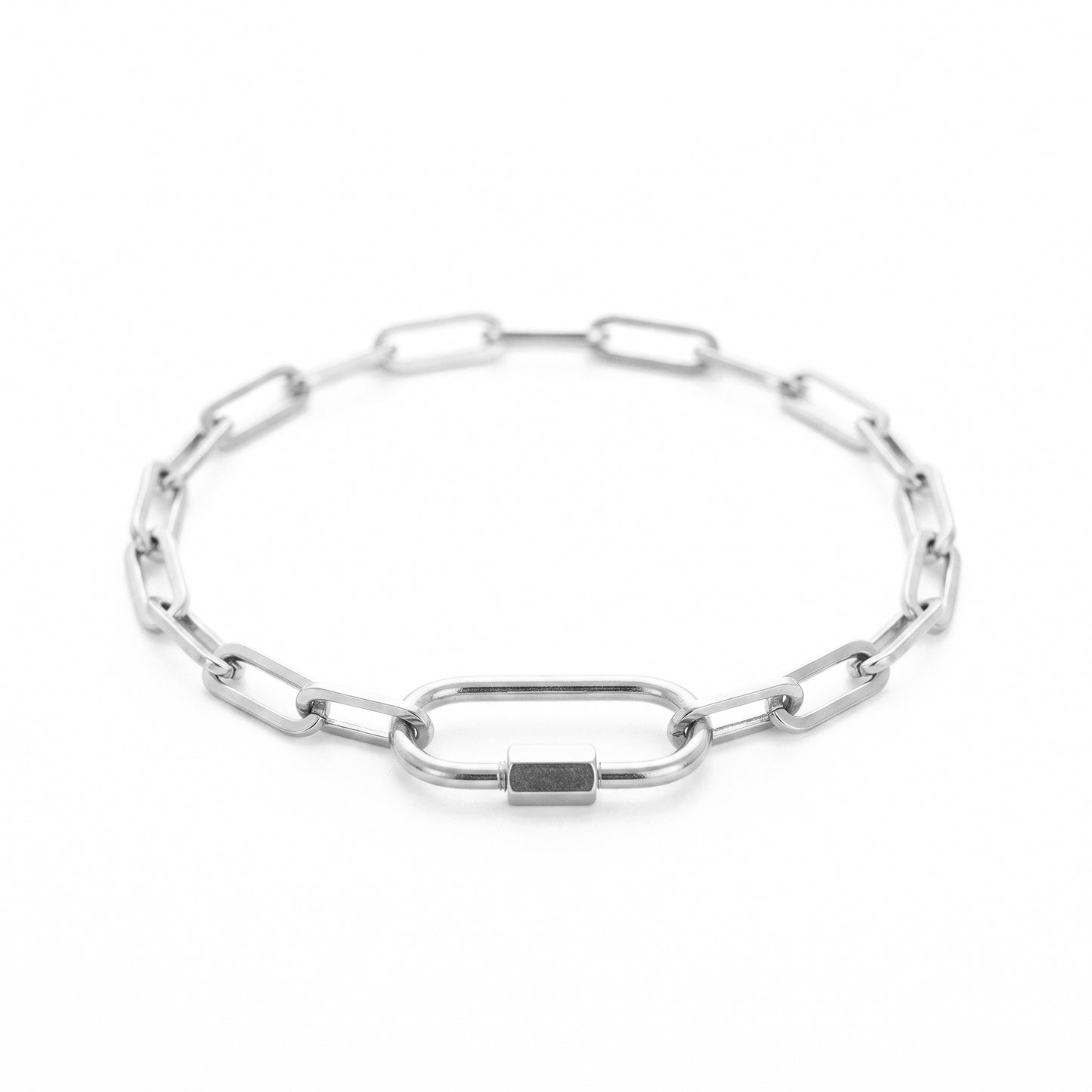 The Gold Chain Bracelet That Makes Every Outfit Look Luxe