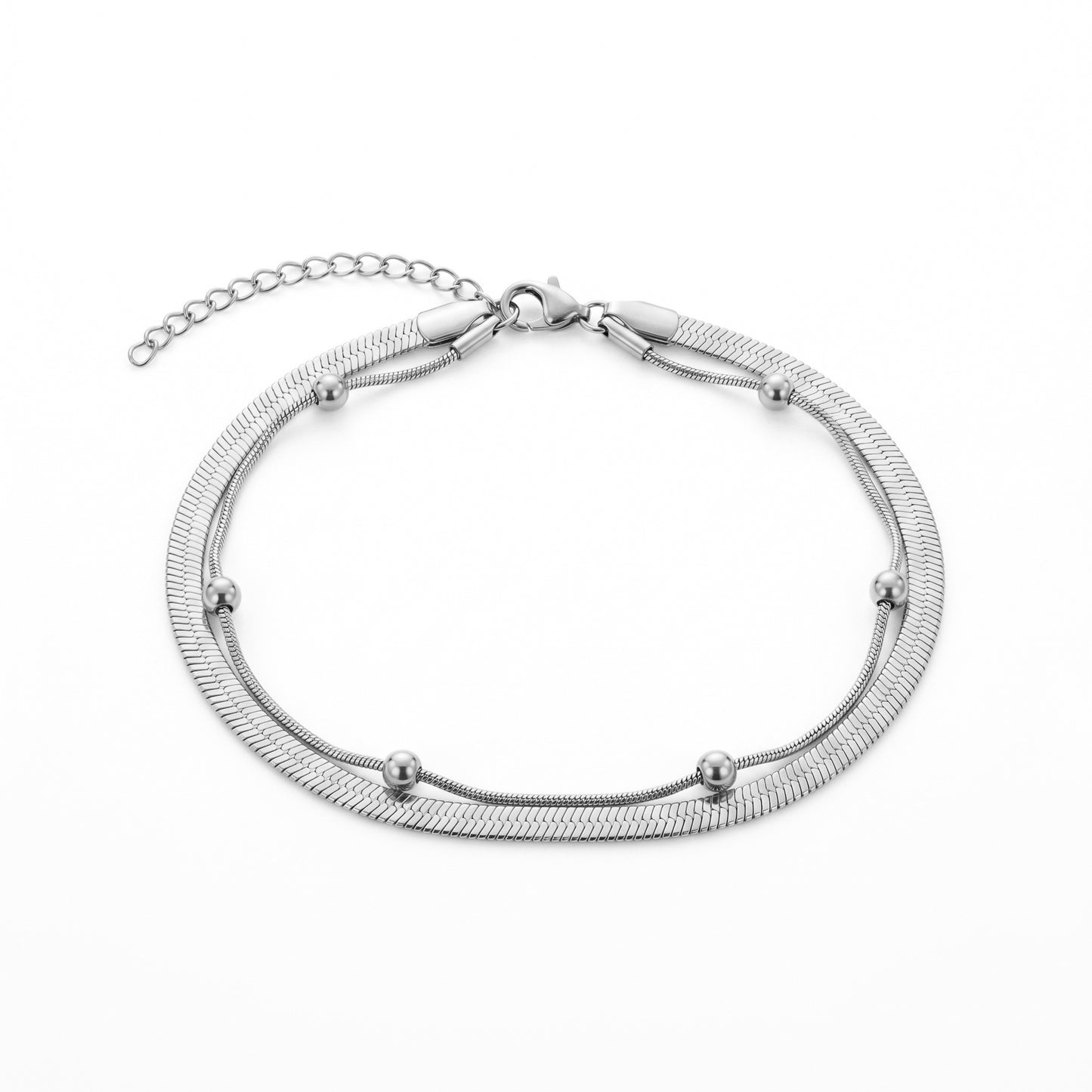 The Elegant Gold Anklet Your Summer Jewelry Stack Needs