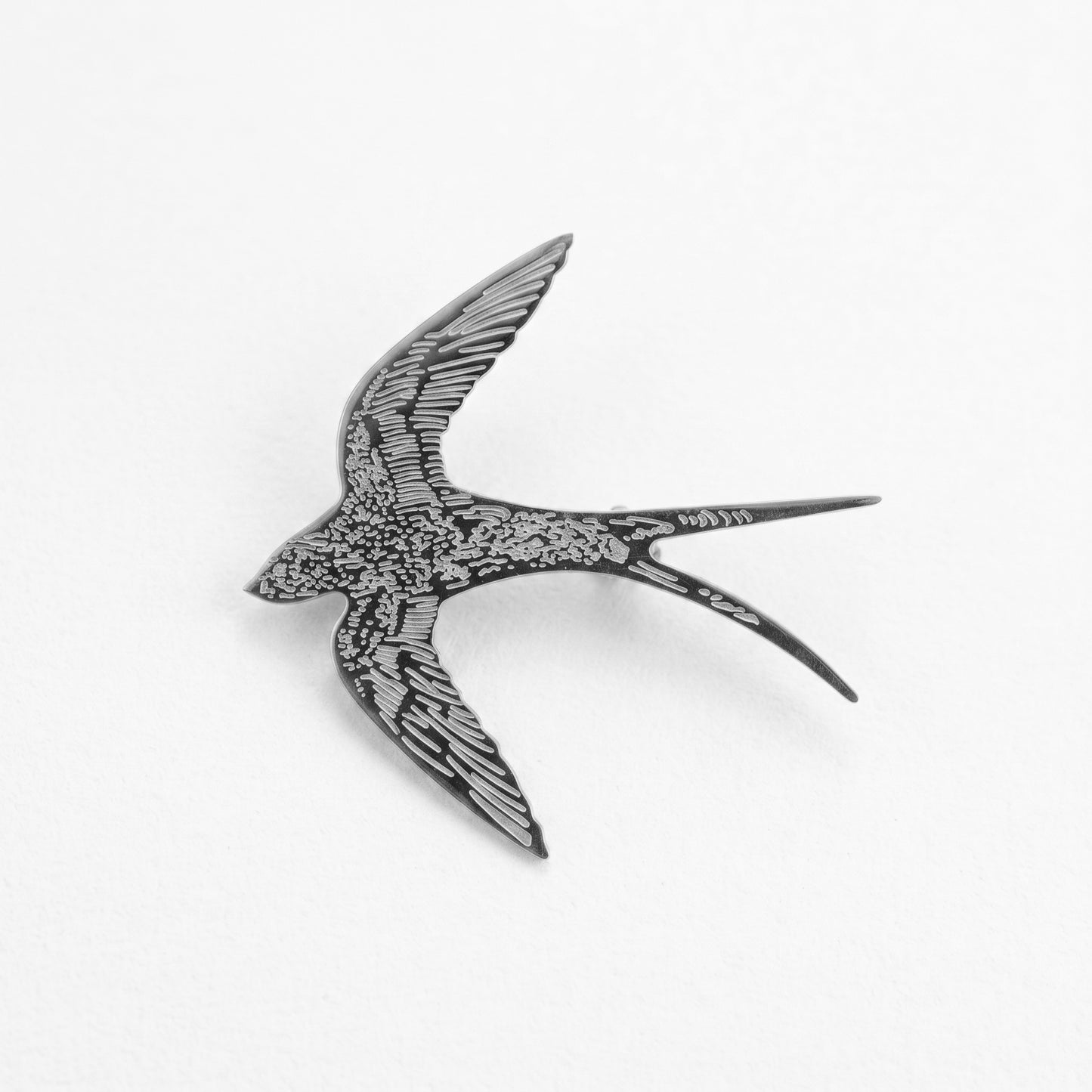 Waterproof Stainless Steel Swallow Brooch, Gold Plated Hypoallergenic Engraved Lapel Pin